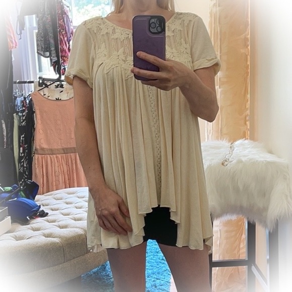 Free People Tops - 💕Beautiful Cream Free People Linen/Cotton Top💕
